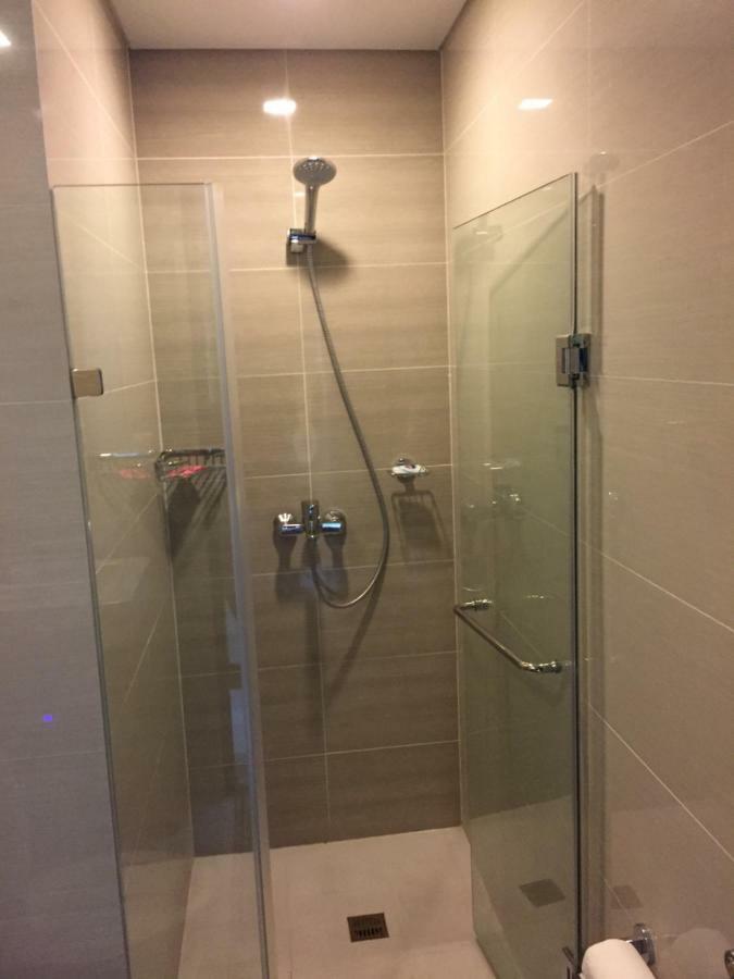 101 Newport Condo C2 Manilla Buitenkant foto